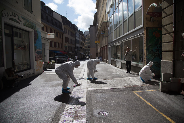 Rue de la Tour, Lausanne. Performance Lucia Masu (Maps 1) et Benjamin Ducry, Florence Glinz, Maxime Roux (Master HEIA-FR)
© Husam Danah