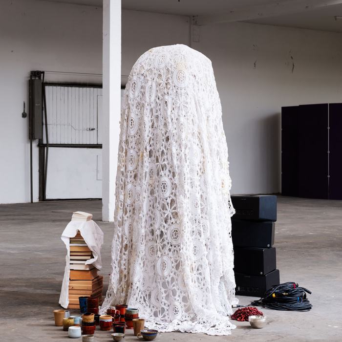 Małgorzata Stankiewicz, imbued intimations (tongues at the threshold or a peculiar interdependence), 2023, travail de diplôme Master
Photo: Fi'Ni Studio  / EDHEA