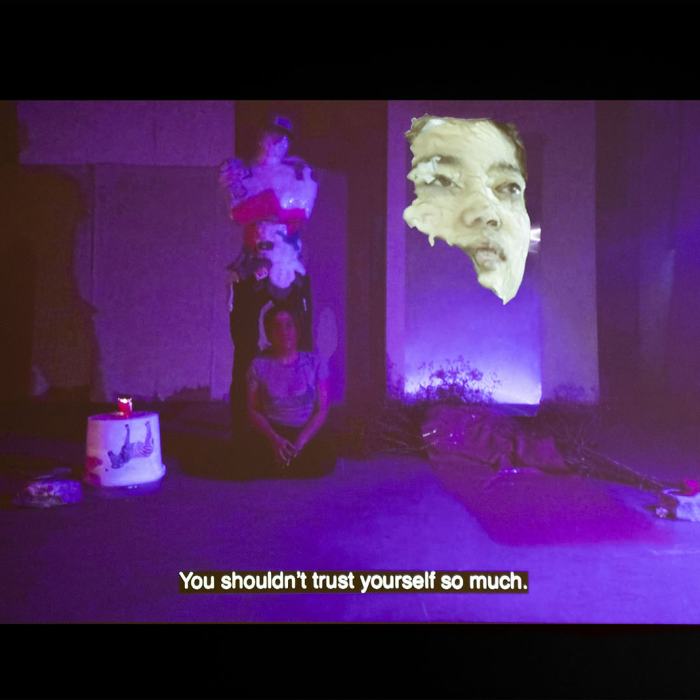 Carla Tapparo, I Always Dance Alone/I Never Dance Alone (Je danse toujours seule / Je ne danse jamais seule), 2021. Photo: Romain Iannone / EDHEA