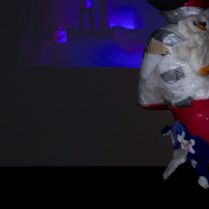 Carla Tapparo, I Always Dance Alone/I Never Dance Alone (Je danse toujours seule / Je ne danse jamais seule), 2021. Photo: Romain Iannone / EDHEA